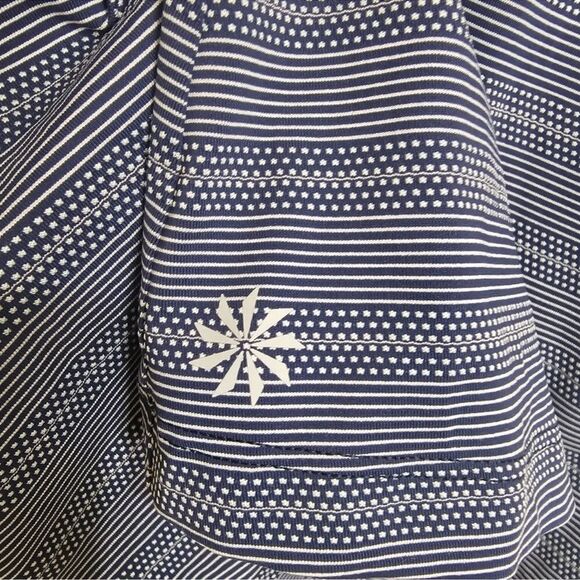 Athleta Tank Blue White Stripe Max Out Asymmetrical Side Slit 591302 S - Picture 4 of 6